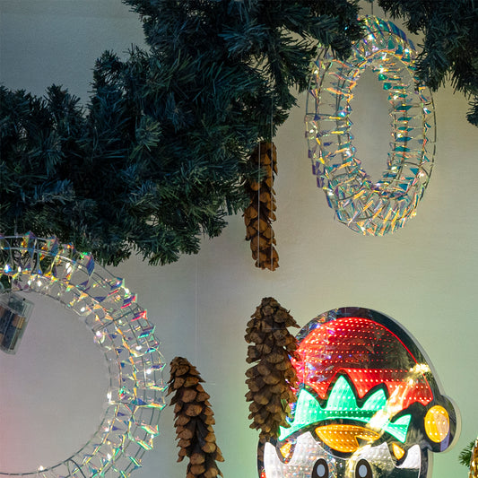 Corona natalizia Prestige con gocce LED