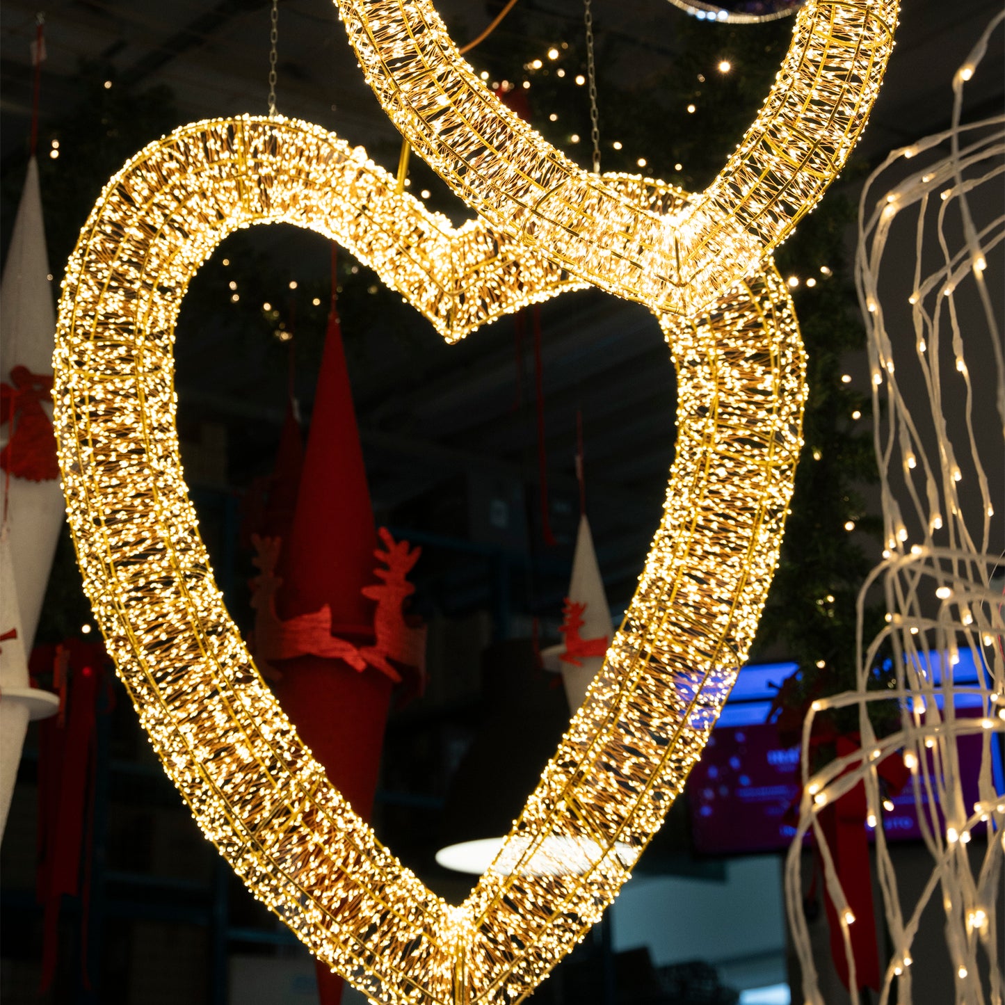 Maxi Cuore 3D 70cm con 4320 Gocce LED Bianco