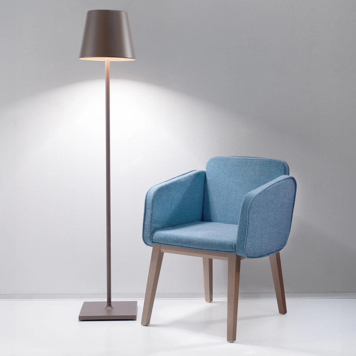 POLDINA XXL Zafferano - lampada da terra ricaricabile LED outdoor