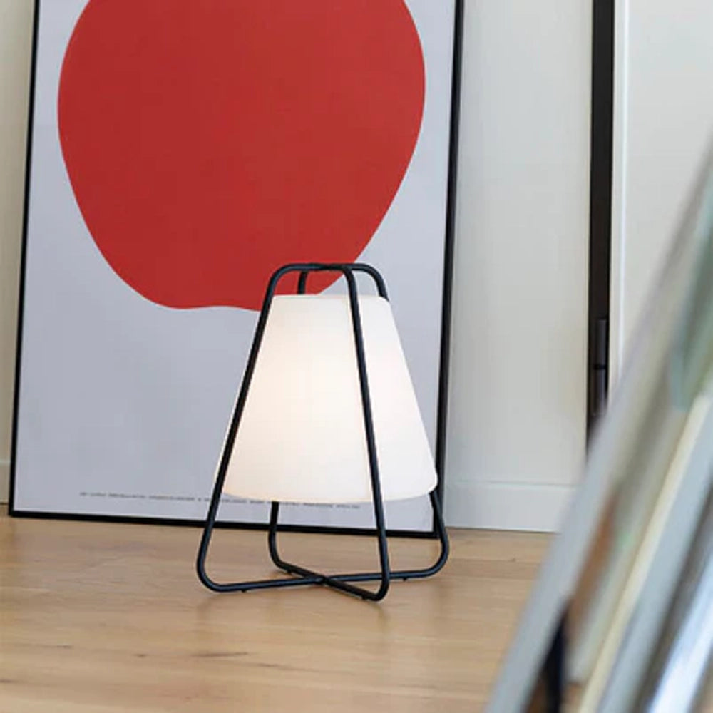 Teepee – Lampada da Tavolo Ricaricabile Nera Opaca
