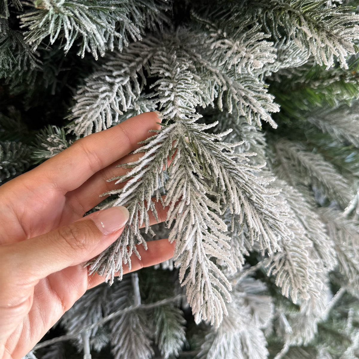 Albero di Natale Artificiale Pandora (210 cm) – PE+PVC Floccato