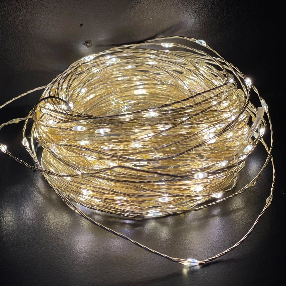 Catena luminosa con 20 gocce LED multicolore su filo di rame