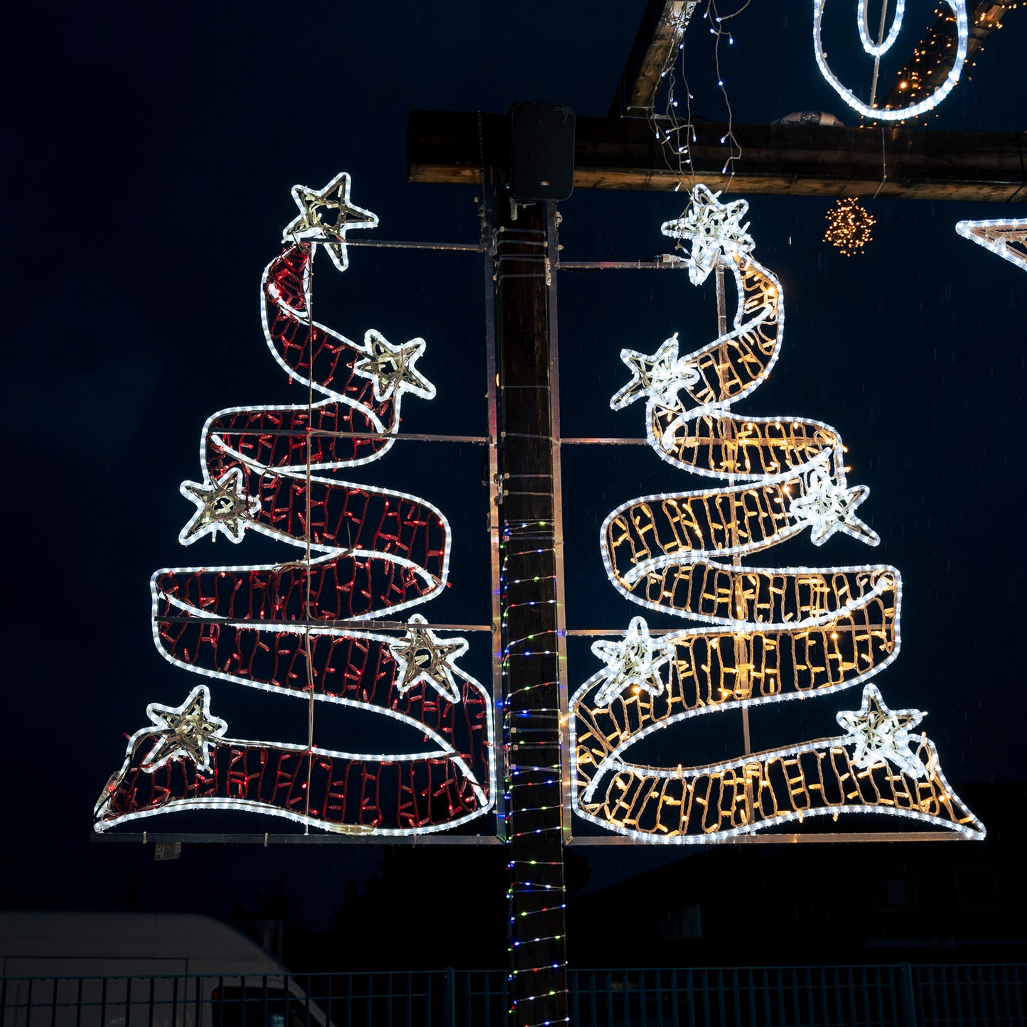 Figura Albero Ribbon LED 180x100 cm