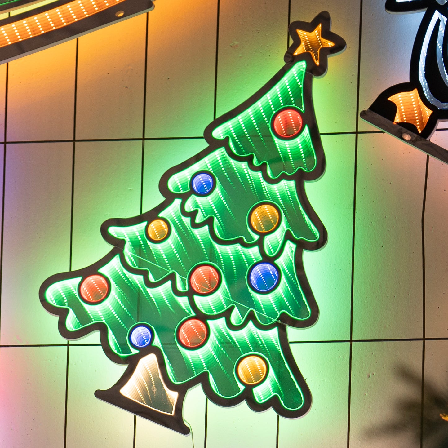 Albero di Natale 60 cm con luci LED multicolore Infinity Light