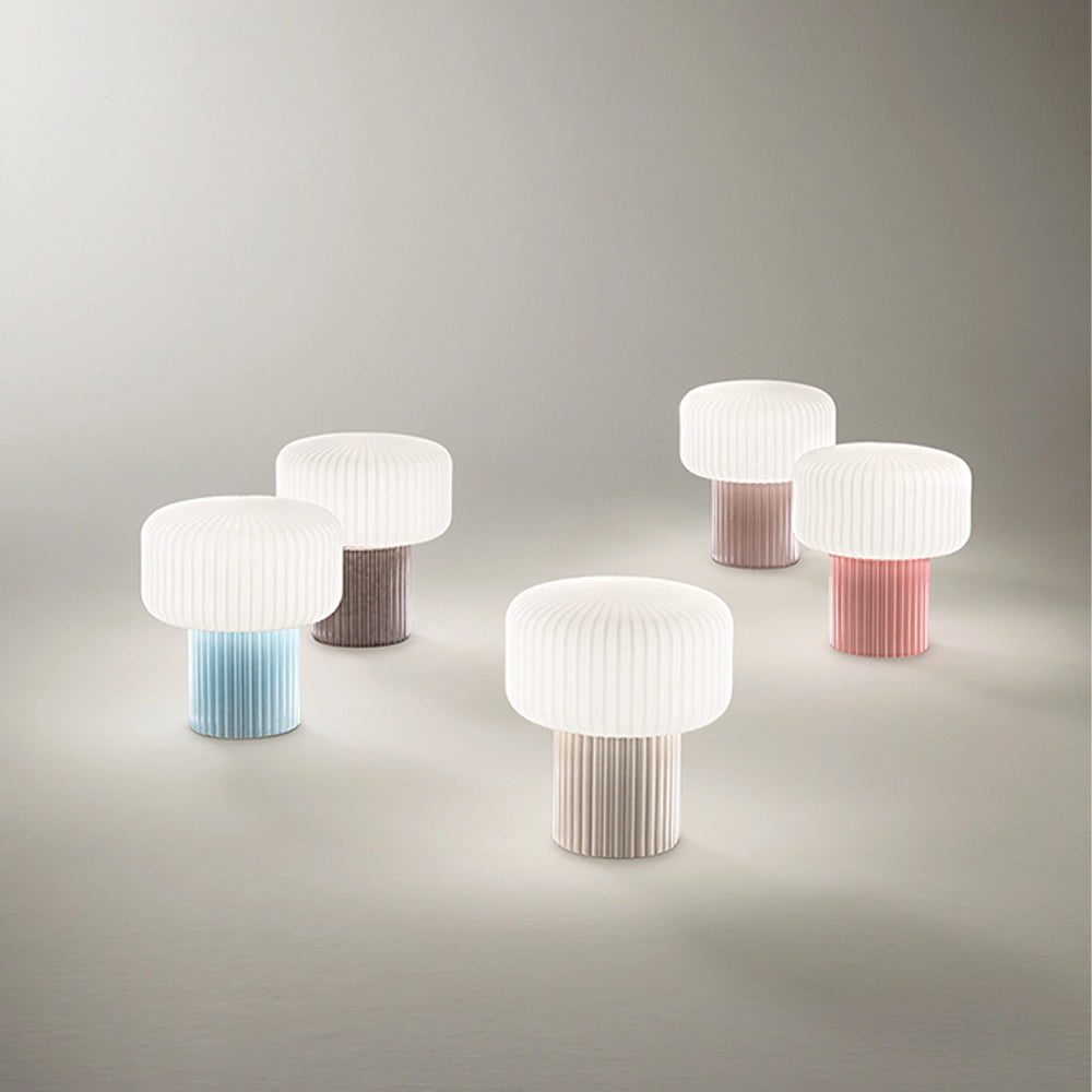 Lampada da Comodino Otty – Design Elegante in Metallo e Tessuto