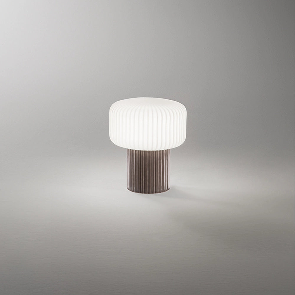 Lampada da Comodino Otty – Design Elegante in Metallo e Tessuto