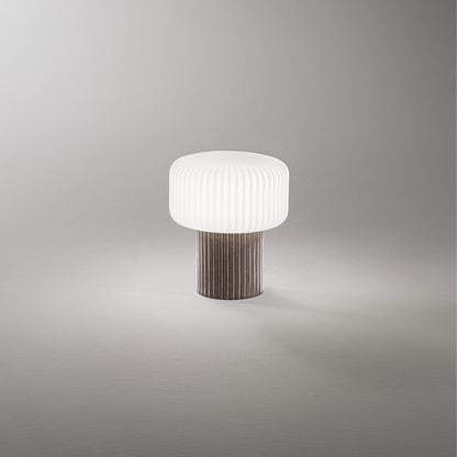 Lampada da Comodino Otty – Design Elegante in Metallo e Tessuto