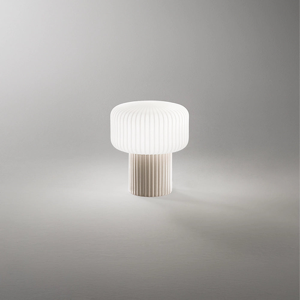 Lampada da Comodino Otty – Design Elegante in Metallo e Tessuto