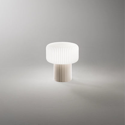 Lampada da Comodino Otty – Design Elegante in Metallo e Tessuto