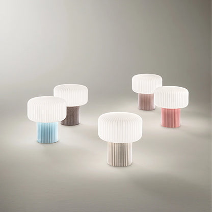 Lampada da Comodino Otty – Design Elegante in Metallo e Tessuto