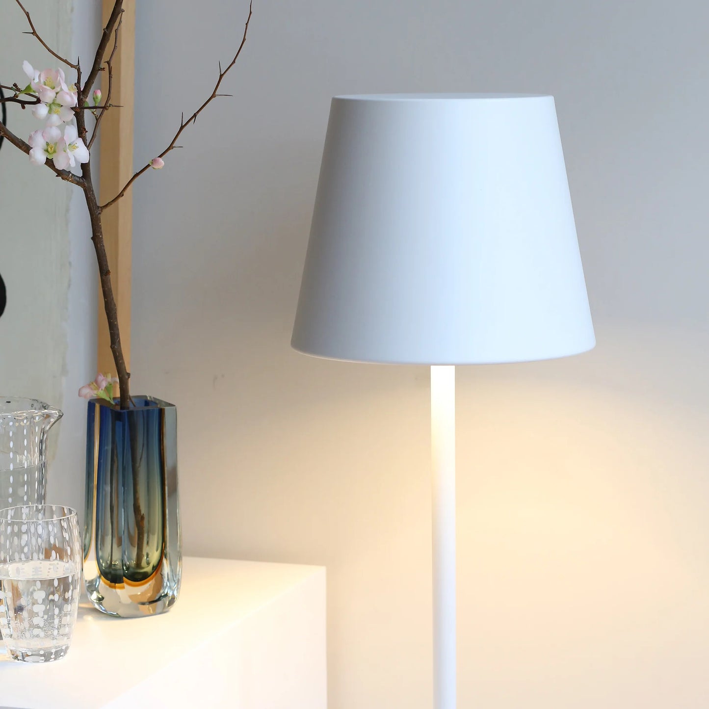 POLDINA XXL Zafferano - lampada da terra ricaricabile LED outdoor