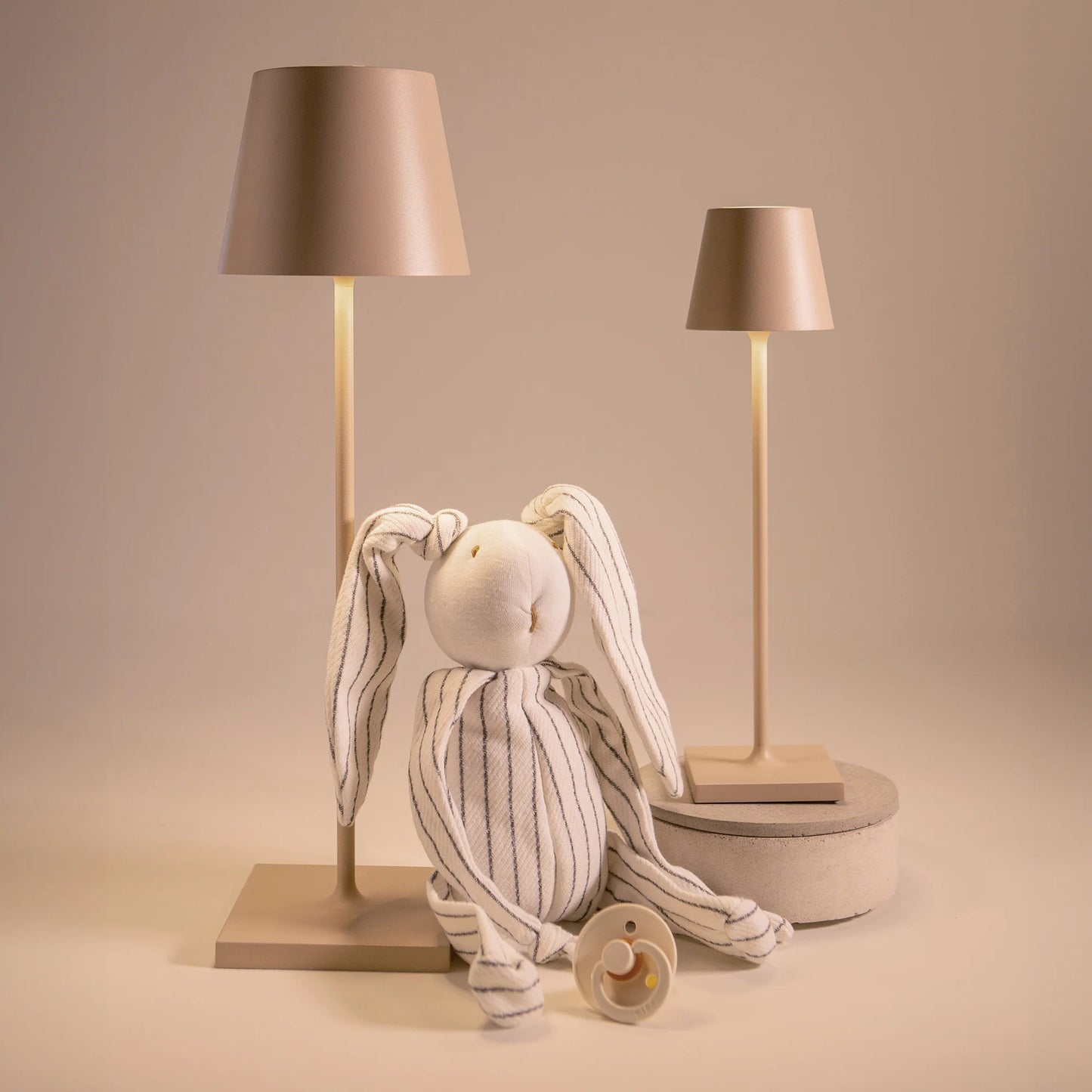 POLDINA MICRO Zafferano - Lampada da Tavolo Ricaricabile LED Ø 7 cm