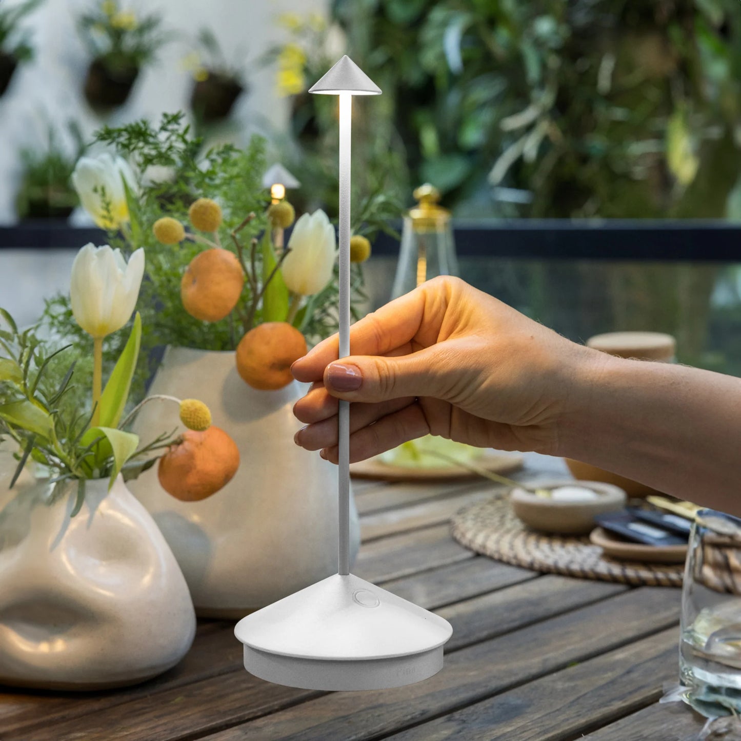 PINA Zafferano - Lampada a sospensione LED ricaricabile compatta