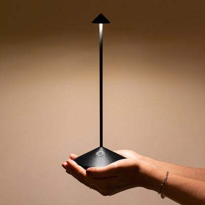 PINA Zafferano - Lampada a sospensione LED ricaricabile compatta