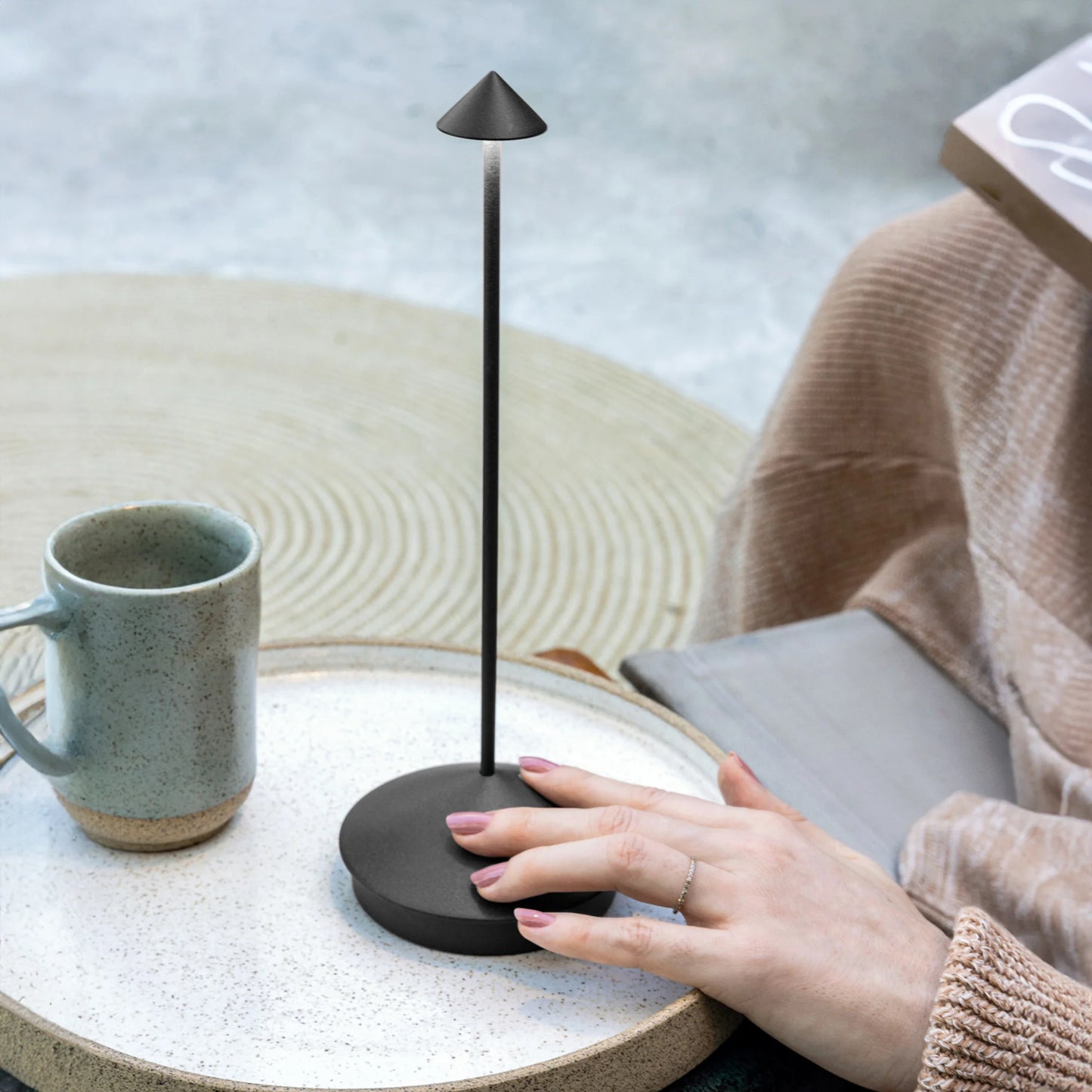 PINA Zafferano - Lampada a sospensione LED ricaricabile compatta