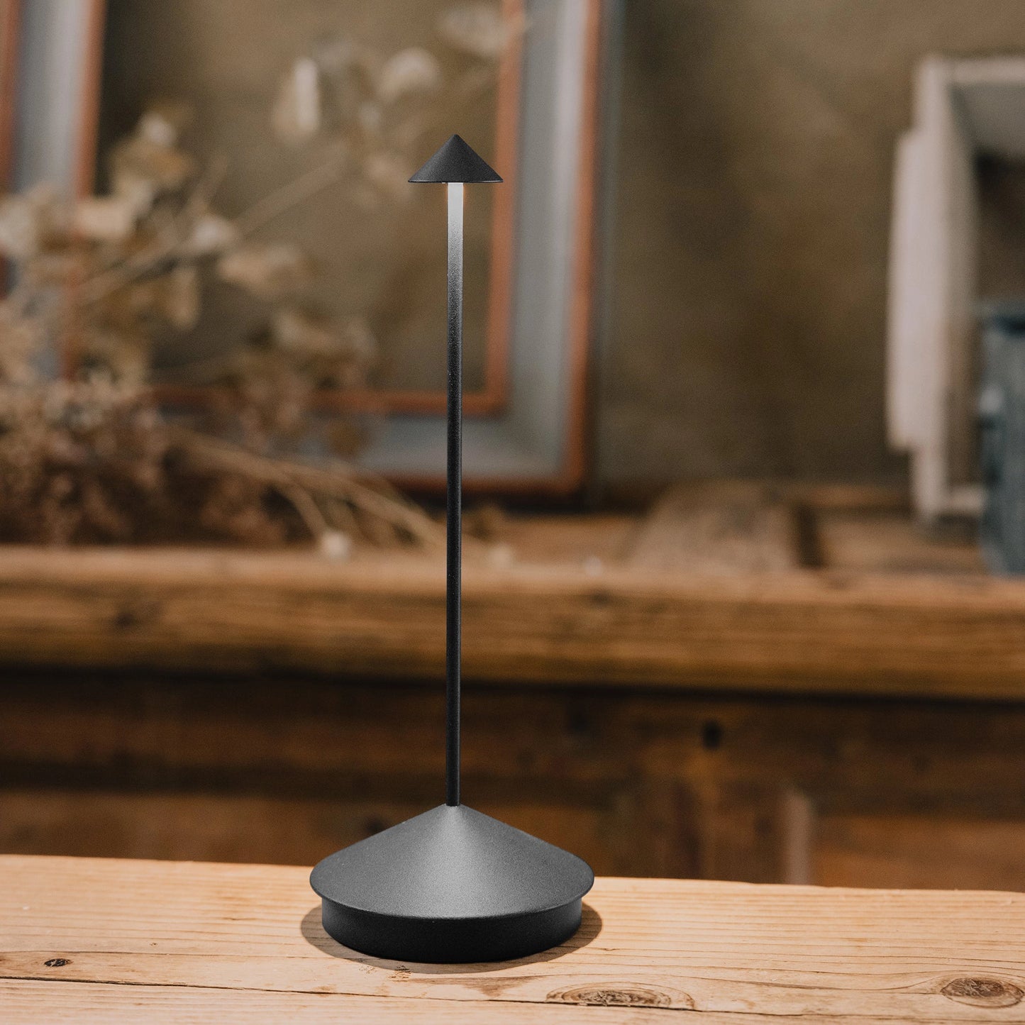 PINA Zafferano - Lampada a sospensione LED ricaricabile compatta